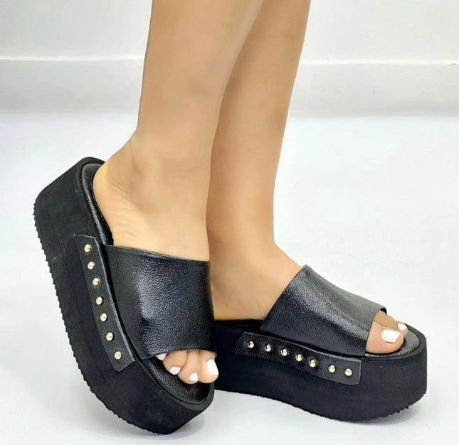 Sandalia negra plataforma